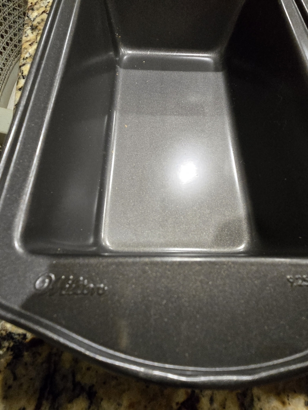 Wilton 5 Piece Nonstick Baking Sheets & Cupcake Pans - Picture 5 of 9